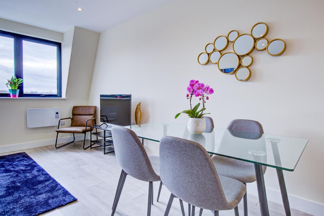 Hybrid Resi - London, Sutton With Onsite Car Parking Apartment Cheam ภายนอก รูปภาพ